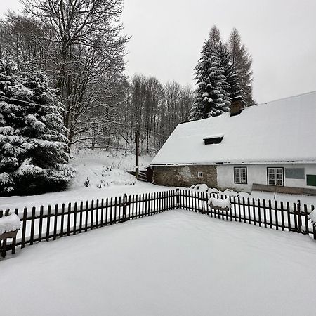 Chalupa Šárka Dolni Dvur Esterno foto