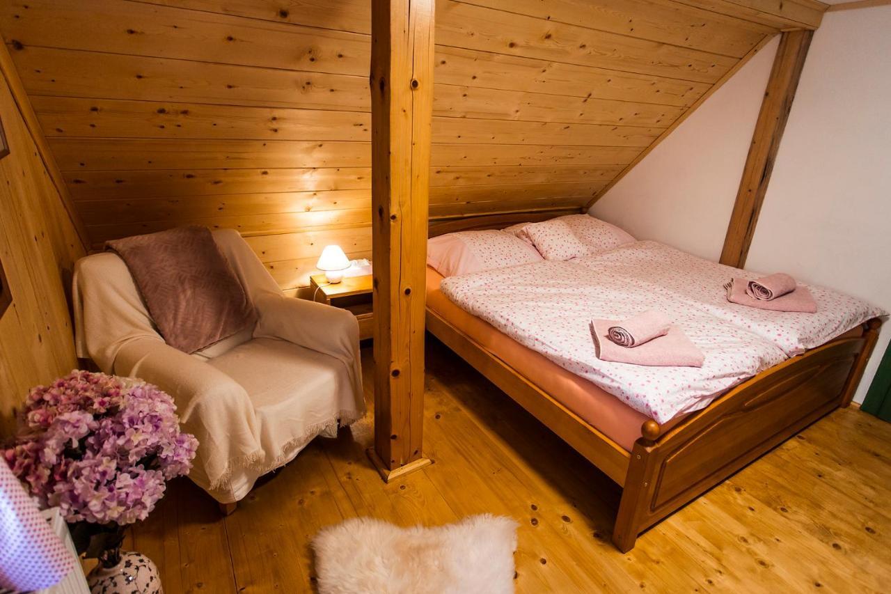 Chalupa Šárka Dolni Dvur Esterno foto