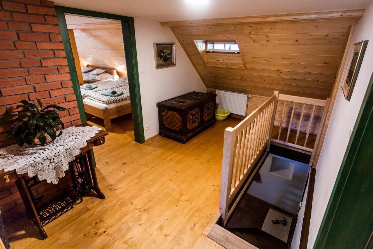 Chalupa Šárka Dolni Dvur Esterno foto