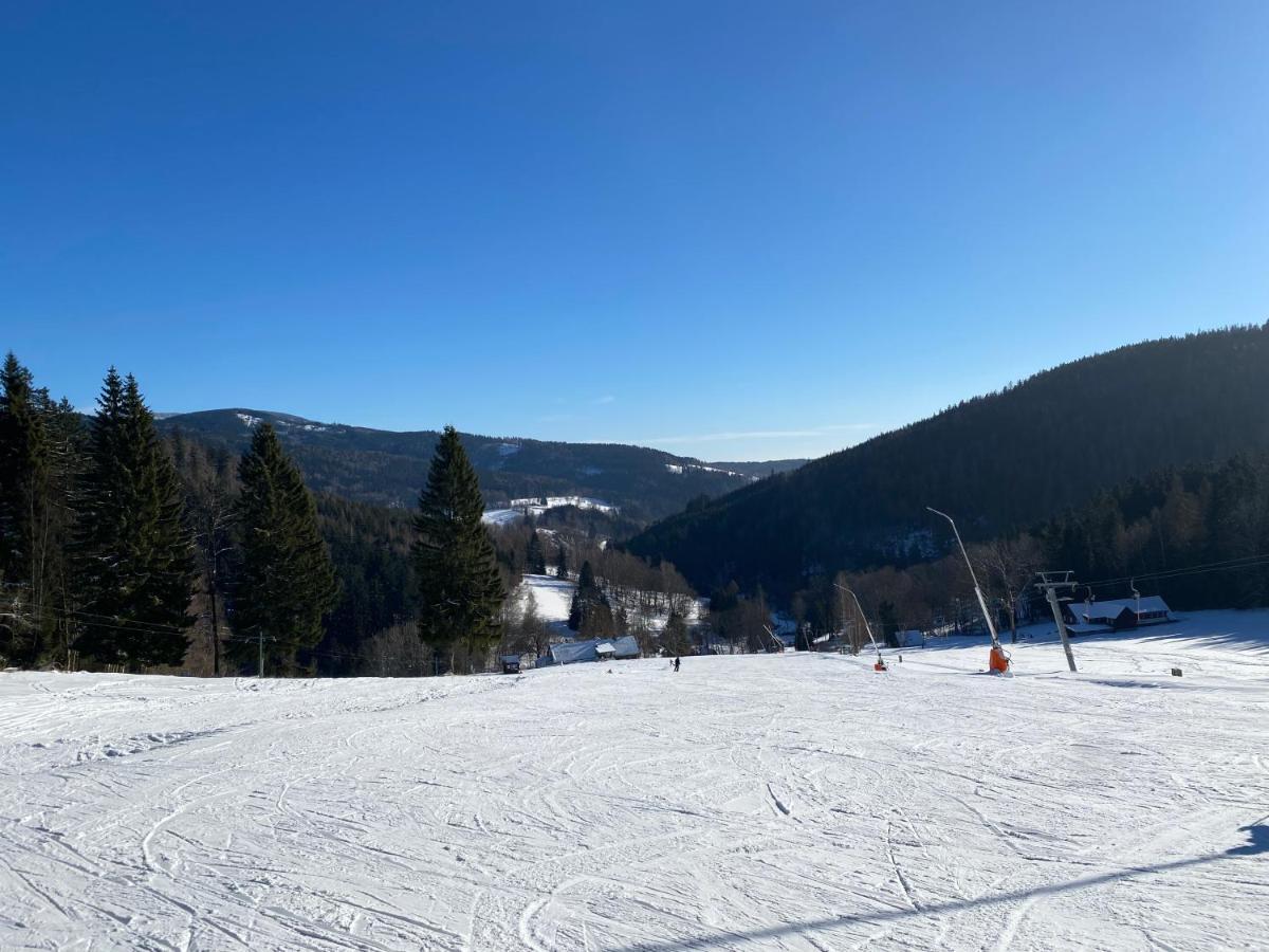 Chalupa Šárka Dolni Dvur Esterno foto