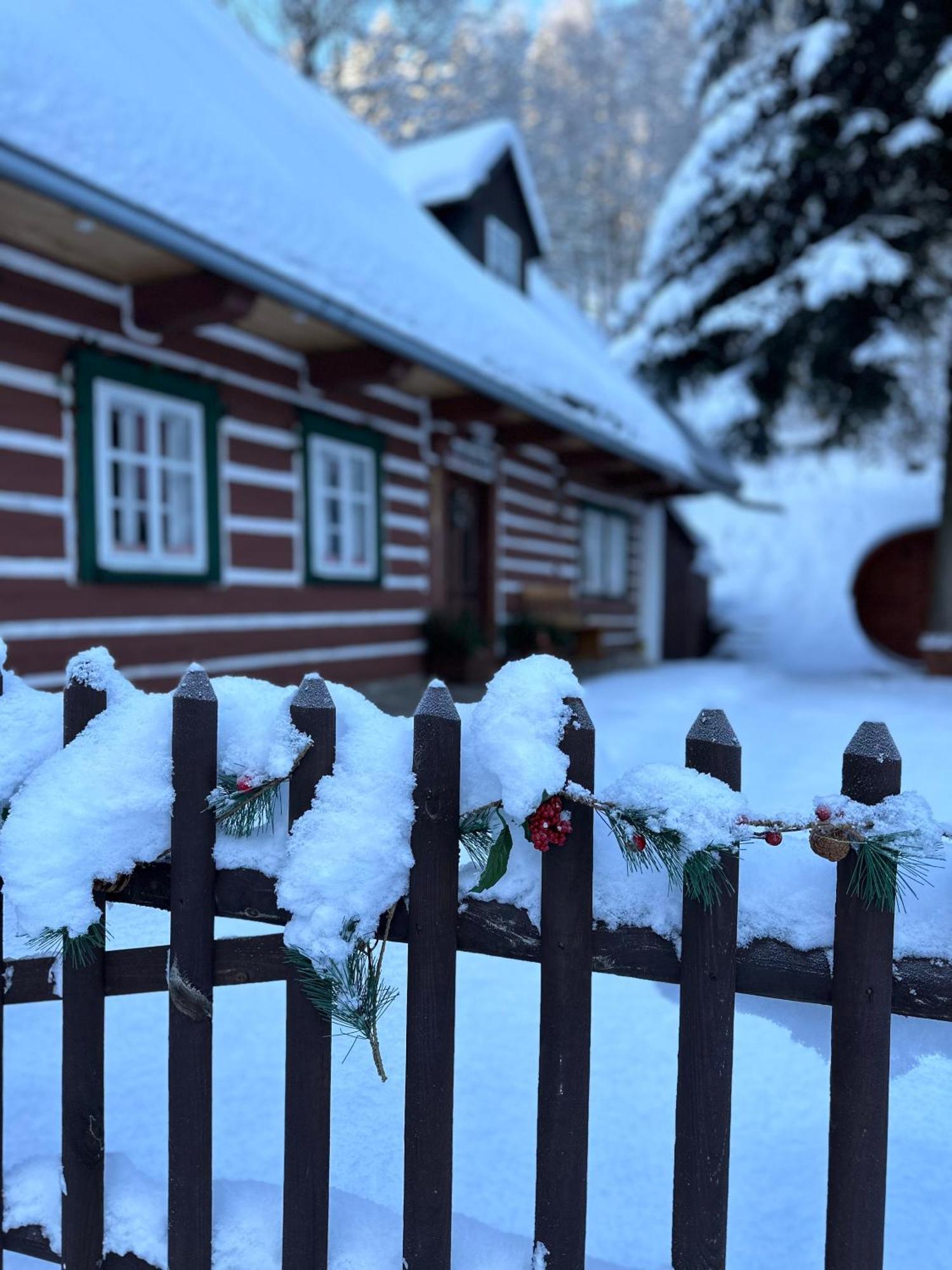 Chalupa Šárka Dolni Dvur Esterno foto