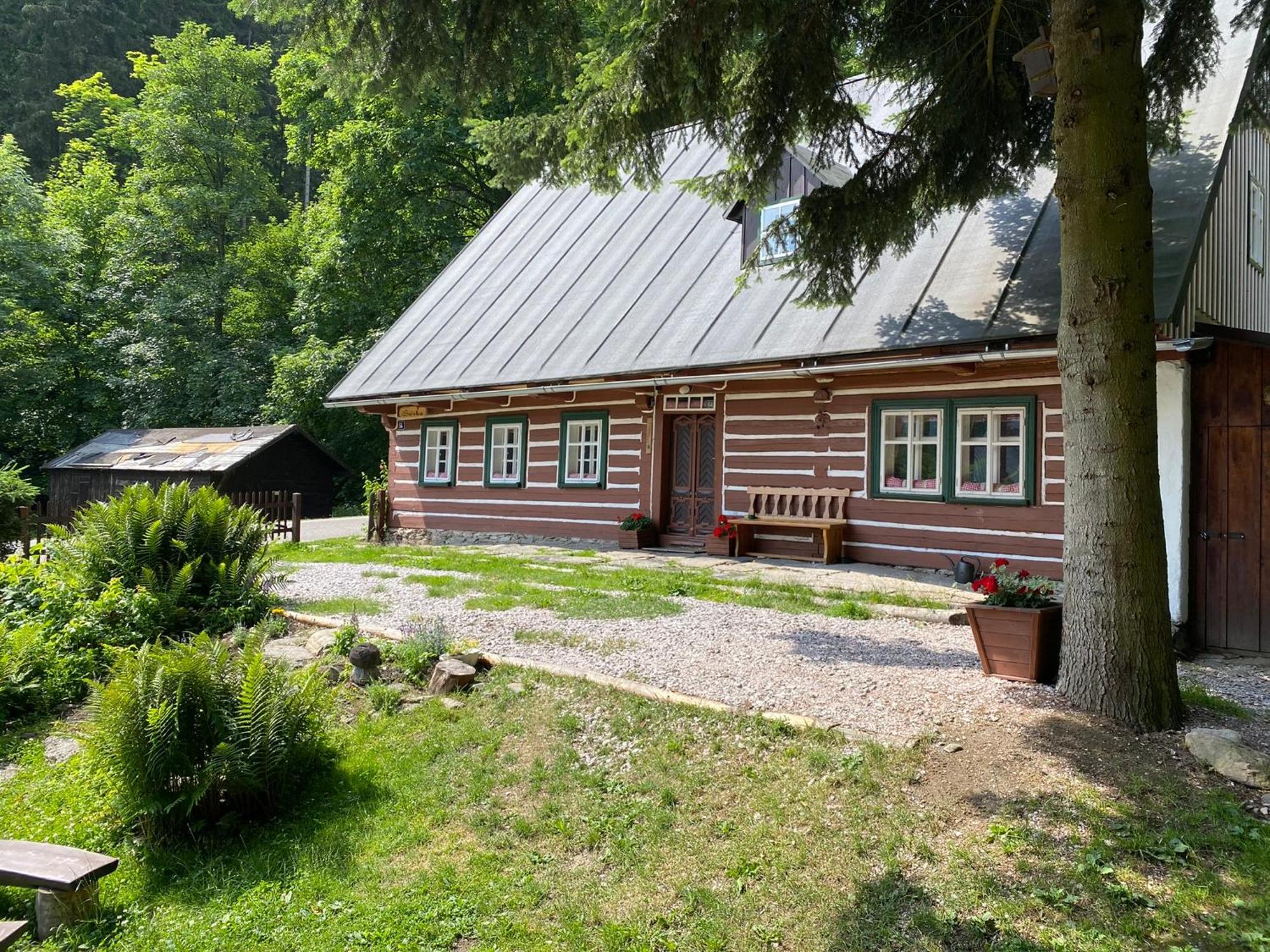 Chalupa Šárka Dolni Dvur Esterno foto